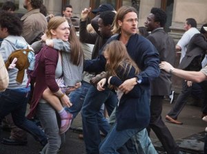 Garry Lane (Brad Pitt) e sua família em meio ao caos. Fonte: Divulgação/Reprodução.